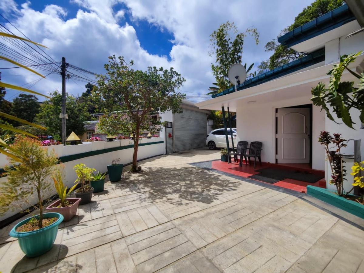 Kpl Holiday Homes Hatton Exterior photo